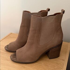 Lucky Brand Tan Ankle Booties